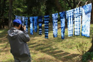 Day 6, Each scarf was designed and dyed by a traveler and will take it as a souvenir.